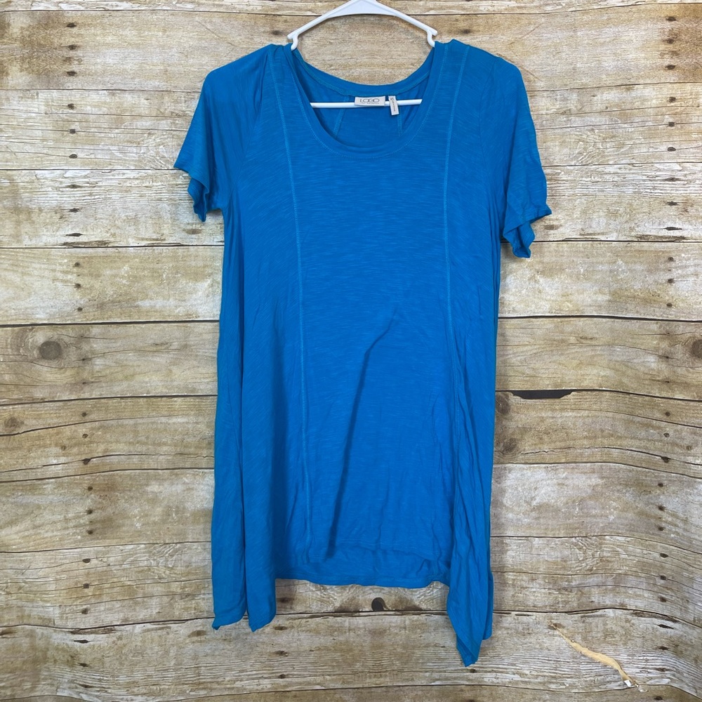 Logo by Lori Goldstein short sleeve shirt 🛍